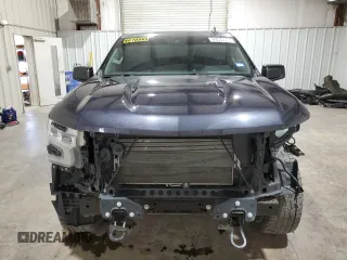 2022 Chevrolet Silverado 1500 RST with VIN 1GCUDEED6NZ611636, listed as a Copart auction lot 53494955 with 29,948 mi miles and Clean Title. Bid and sale history available at DreamBid. Image 5.
