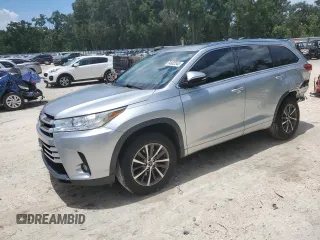 2018 Toyota Highlander SE с VIN 5TDKZRFH2JS264593, выставлен на аукционе Copart как лот 64802545 с пробегом 87 579 миль миль и Списание • Salvage title. История ставок и продаж доступна на DreamBid. Изображение 1.