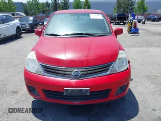 2011 Nissan Versa SL z VIN 3N1BC1CP2BL505481, wystawiony jako IAAI lot #42347048 z przebiegiem 174 559 mil mil oraz . Historia ofert i sprzedaży dostępna na DreamBid. Obrazek 13.