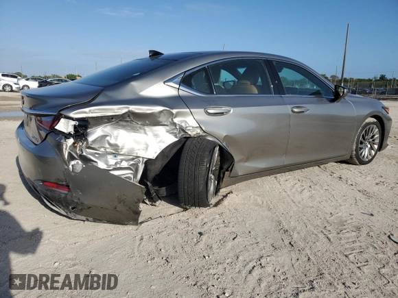 2019 Lexus ES 350 with VIN 58ABZ1B11KU011020, listed as a Copart auction lot 52453575 with 38,982 mi miles and Non Repairable. Bid and sale history available at DreamBid. Image 3.