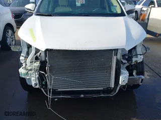 2019 Toyota Highlander SE with VIN 5TDKZRFH0KS315218, listed as a IAAI auction lot 41666981 with 45,218 mi miles. Bid and sale history available at carsss.com. Image 6.
