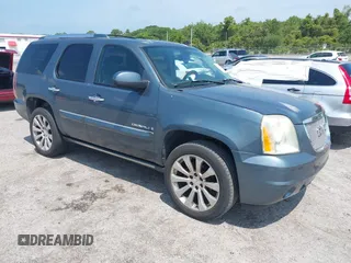 2007 GMC Yukon Denali z VIN 1GKFK63817J261736, wystawiony jako IAAI lot #42219145 z przebiegiem 214 260 mil mil oraz . Historia ofert i sprzedaży dostępna na DreamBid. Obrazek 1.