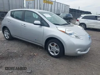 2013 Nissan LEAF SL z VIN 1N4AZ0CPXDC409023, wystawiony jako IAAI lot #42096009 z przebiegiem Nie podano mil oraz . Historia ofert i sprzedaży dostępna na DreamBid. Obrazek 1.