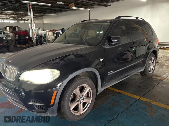 2011 BMW X5 35d with VIN 5UXZW0C55BL661651, listed as a Copart auction lot 61866905 with 162,927 mi miles and Clean title. Bid and sale history available at DreamBid. Image 2.