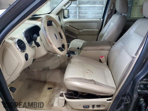 2006 Ford Explorer Eddie Bauer z VIN 1FMEU64E36ZA26238, wystawiony jako Copart lot #52496495 z przebiegiem 259 803 mil mil oraz Szkoda całkowita • Salvage title. Historia ofert i sprzedaży dostępna na DreamBid. Obrazek 7.