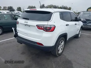 2023 Jeep Compass Sport z VIN 3C4NJDAN5PT510734, wystawiony jako IAAI lot #42519894 z przebiegiem 45 819 mil mil oraz . Historia ofert i sprzedaży dostępna na DreamBid. Obrazek 4.
