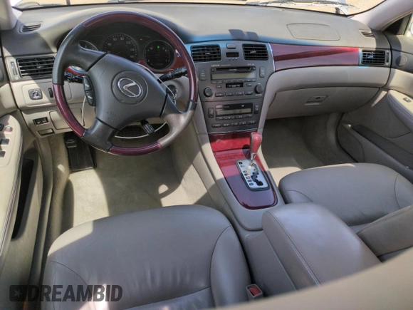2002 Lexus ES 300 with VIN JTHBF30G725034964, listed as a Copart auction lot 51224395 with 100,097 mi miles and Salvage Title. Bid and sale history available at DreamBid. Image 8.