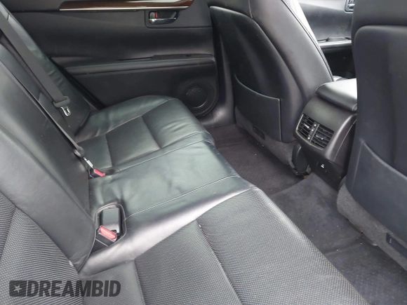 2013 Lexus ES 4dr Sdn with VIN JTHBK1GG0D2074698, listed as a IAAI auction lot 42049070 with 117,036 mi miles. Bid and sale history available at carsss.com. Image 8.