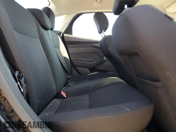 2016 Ford Focus SE z VIN 1FADP3F2XGL261707, wystawiony jako Copart lot #59078565 z przebiegiem 79 820 mil mil oraz Szkoda całkowita • Salvage title. Historia ofert i sprzedaży dostępna na DreamBid. Obrazek 10.