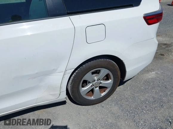2015 Toyota Sienna L with VIN 5TDZK3DC3FS690484, listed as a IAAI auction lot 41888073 with 201,518 mi miles and . Bid and sale history available at carsss.com. Image 17.