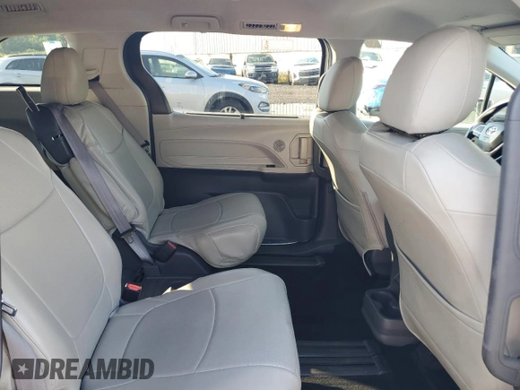 2021 Toyota Sienna LE with VIN 5TDKRKEC1MS044265, listed as a Copart auction lot 65246005 with 84,187 mi miles and Salvage title. Bid and sale history available at DreamBid. Image 11.