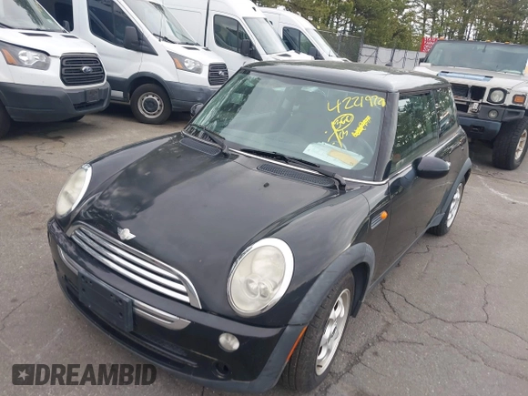 2005 MINI Hardtop with VIN WMWRC33535TJ70850, listed as a IAAI auction lot 42219720 with 66,398 mi miles and . Bid and sale history available at DreamBid. Image 2.