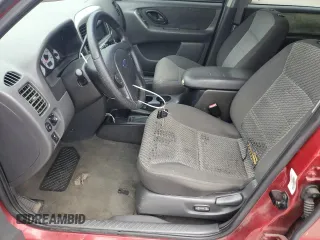 2004 Ford Escape XLT z VIN 1FMYU03104KB51972, wystawiony jako Copart lot #62119665 z przebiegiem 121 785 mil mil oraz Szkoda całkowita • Salvage title. Historia ofert i sprzedaży dostępna na DreamBid. Obrazek 7.