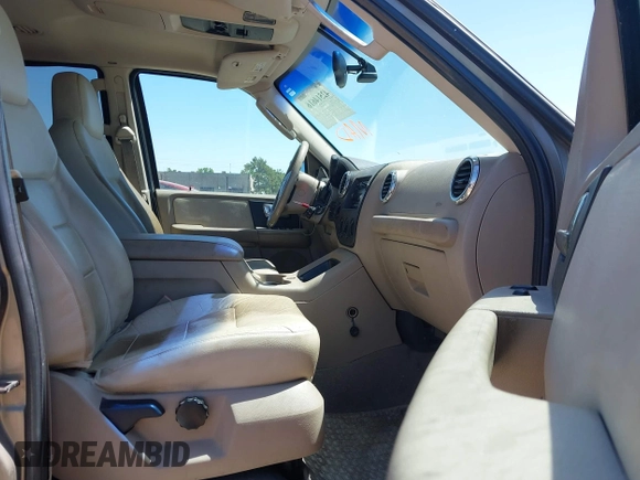2003 Ford Expedition Special Service с VIN 1FMFU16L33LA47480, выставлен на аукционе IAAI как лот 42514616 с пробегом 205 802 миль миль и . История ставок и продаж доступна на DreamBid. Изображение 5.