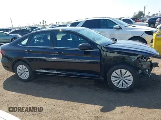 2020 Volkswagen Jetta S z VIN 3VWC57BU1LM083539, wystawiony jako IAAI lot #41852024 z przebiegiem 35 931 mil mil oraz . Historia ofert i sprzedaży dostępna na DreamBid. Obrazek 14.
