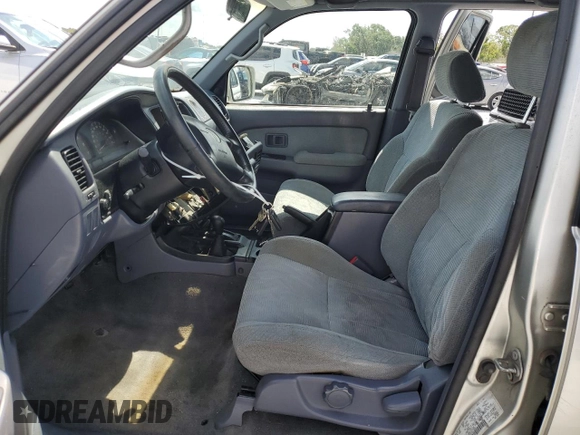 2000 Toyota 4Runner SR5 z VIN JT3HN86R3Y0277802, wystawiony jako Copart lot #60646825 z przebiegiem 215 251 mil mil oraz Czysty tytuł • Clean title. Historia ofert i sprzedaży dostępna na DreamBid. Obrazek 7.