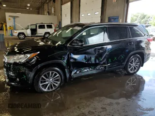 2019 Toyota Highlander SE with VIN 5TDJZRFHXKS922822, listed as a Copart auction lot 64308035 with 104,053 mi miles and Salvage title. Bid and sale history available at DreamBid. Image 1.