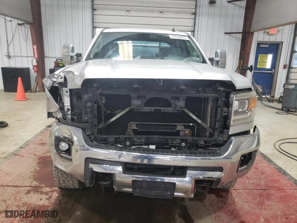 2015 GMC Sierra 2500HD SLT with VIN 1GT12ZE8XFF118001, listed as a Copart auction lot 47244475 with 119,962 mi miles and Salvage Title. Bid and sale history available at carsss.com. Image 5.