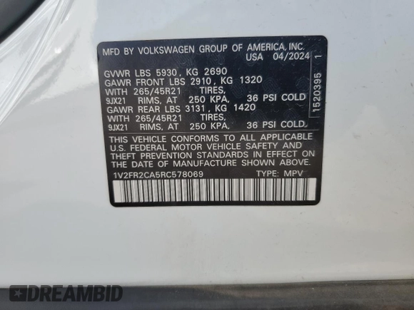 2024 Volkswagen Atlas SEL Premium R-Line with VIN 1V2FR2CA5RC578069, listed as a Copart auction lot 61581875 with 18,134 mi miles and Salvage title. Bid and sale history available at DreamBid. Image 13.