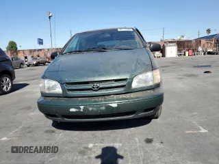 2000 Toyota Sienna LE with VIN 4T3ZF13C5YU250522, listed as a Copart auction lot 80117884 with 155,009 mi miles and Salvage Title. Bid and sale history available at carsss.com. Image 5.