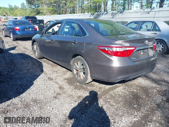 2017 Toyota Camry XLE z VIN 4T1BF1FKXHU389171, wystawiony jako IAAI lot #42202286 z przebiegiem 104 024 mil mil oraz . Historia ofert i sprzedaży dostępna na DreamBid. Obrazek 3.