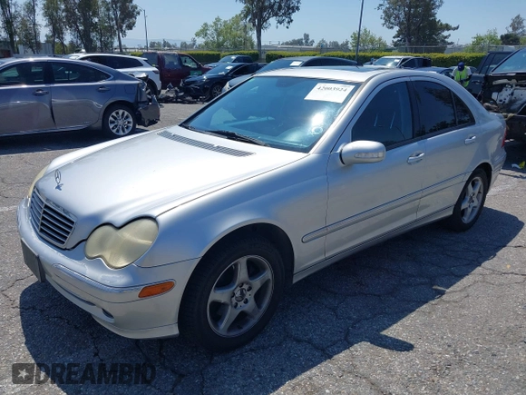2001 Mercedes-Benz C 230/260/280/320 with VIN WDBRF61J41F104908, listed as a IAAI auction lot 42003924 with Not Provided miles and . Bid and sale history available at DreamBid. Image 17.