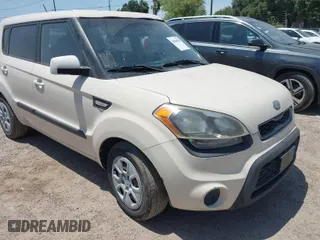 2013 Kia Soul with VIN KNDJT2A53D7756582, listed as a IAAI auction lot 42068381 with 144,255 mi miles. Bid and sale history available at carsss.com. Image 1.