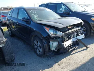 2018 Kia Niro LX with VIN KNDCB3LC4J5204528, listed as a IAAI auction lot 41559060 with 110,443 mi miles. Bid and sale history available at carsss.com. Image 1.