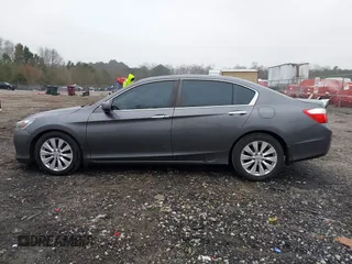 2013 Honda Accord Sdn EX-L with VIN 1HGCR2F87DA282201, listed as a IAAI auction lot 41556072 with 215,119 mi miles. Bid and sale history available at carsss.com. Image 14.