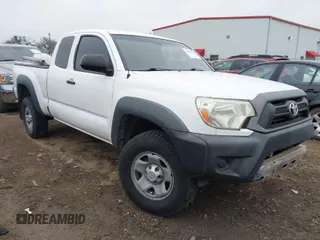 2013 Toyota Tacoma PreRunner with VIN 5TFTU4GN5DX040386, listed as a IAAI auction lot 41592956 with 217,885 mi miles. Bid and sale history available at carsss.com. Image 1.