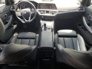 2022 BMW 3 Series 330i with VIN 3MW5R1J04N8C53879, listed as a Copart auction lot 57444544 with 27,972 mi miles and Salvage Title. Bid and sale history available at carsss.com. Image 8.