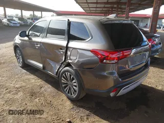 2020 Mitsubishi Outlander SE z VIN JA4AD3A34LZ046556, wystawiony jako IAAI lot #41429554 z przebiegiem 93 240 mil mil oraz . Historia ofert i sprzedaży dostępna na DreamBid. Obrazek 3.