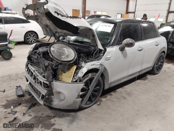 2015 MINI Cooper Hardtop 4 Door S with VIN WMWXU3C56F2B66449, listed as a IAAI auction lot 41296784 with 53,589 mi miles. Bid and sale history available at carsss.com. Image 17.