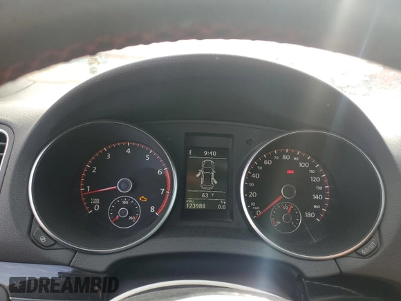 2011 Volkswagen GTI z VIN WVWGV7AJ3BW032490, wystawiony jako Copart lot #50972365 z przebiegiem 123 988 mil mil oraz Szkoda całkowita • Salvage title. Historia ofert i sprzedaży dostępna na DreamBid. Obrazek 9.