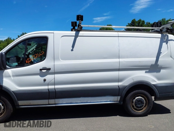 2017 Ford Transit z VIN 1FTYE1ZM4HKA28769, wystawiony jako IAAI lot #42692562 z przebiegiem 240 533 mil mil oraz . Historia ofert i sprzedaży dostępna na DreamBid. Obrazek 14.