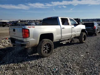 2018 Chevrolet Silverado 1500 LT with VIN 1GCUKREC5JF152017, listed as a Copart auction lot 85677374 with 91,289 mi miles and Salvage Title. Bid and sale history available at DreamBid. Image 3.