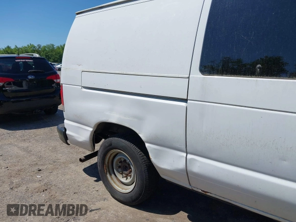 2014 Ford Econoline Cargo Commercial z VIN 1FTNE1EW2EDA43975, wystawiony jako IAAI lot #42416000 z przebiegiem 171 430 mil mil oraz . Historia ofert i sprzedaży dostępna na DreamBid. Obrazek 6.