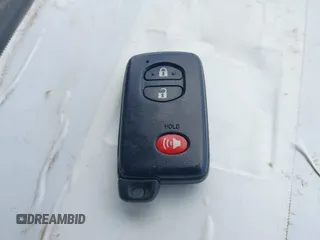 2014 Toyota Prius Two z VIN JTDZN3EU1EJ000354, wystawiony jako IAAI lot #42236443 z przebiegiem 300 021 mil mil oraz . Historia ofert i sprzedaży dostępna na DreamBid. Obrazek 11.
