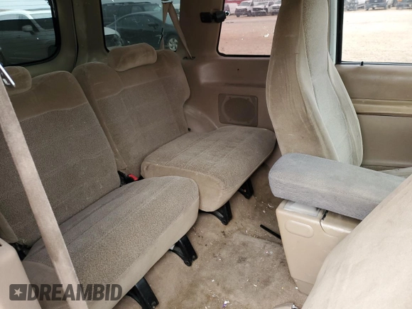 1999 Ford Explorer с VIN 1FMYU22E3XUA62129, выставлен на аукционе Copart как лот 87883565 с пробегом 250 605 миль миль и Списание • Salvage title. История ставок и продаж доступна на DreamBid. Изображение 11.