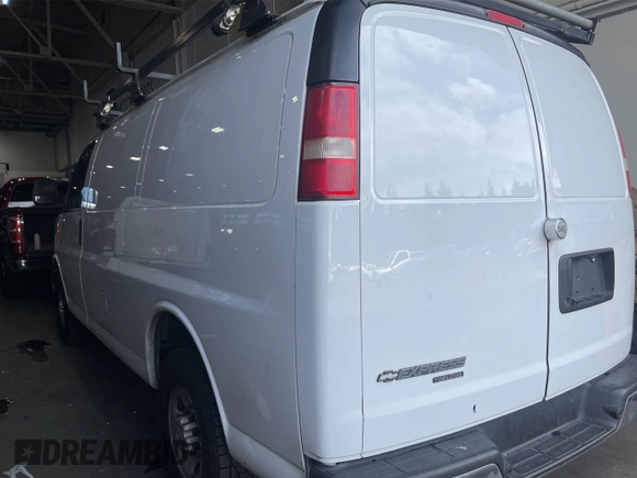 2015 Chevrolet Express Cargo z VIN 1GCZGTCG8F1152043, wystawiony jako IAAI lot #42889455 z przebiegiem 91 058 mil mil oraz . Historia ofert i sprzedaży dostępna na DreamBid. Obrazek 25.