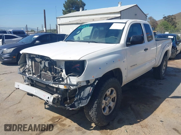 2005 Toyota Tacoma PreRunner z VIN 5TETU62N25Z062181, wystawiony jako IAAI lot #41837178 z przebiegiem 236 480 mil mil oraz . Historia ofert i sprzedaży dostępna na DreamBid. Obrazek 18.