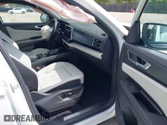 2024 Volkswagen Atlas SEL Premium R-Line с VIN 1V2FE2CA2RC229396, выставлен на аукционе IAAI как лот 42022827 с пробегом 8 691 миль миль и . История ставок и продаж доступна на DreamBid. Изображение 5.