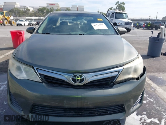 2014 Toyota Camry L with VIN 4T4BF1FK2ER404540, listed as a IAAI auction lot 40744025 with 1 mi miles. Bid and sale history available at carsss.com. Image 12.