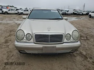 1997 Mercedes-Benz E-Class with VIN WDBJF55F2VJ031344, listed as a Copart auction lot 46499055 with 109,833 mi miles and Clean Title. Bid and sale history available at carsss.com. Image 5.