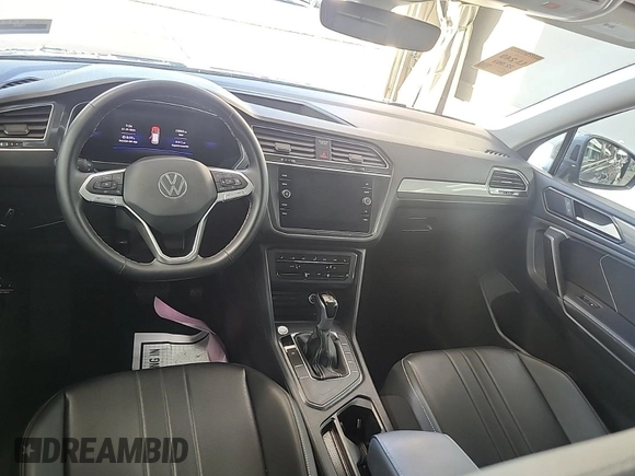 2024 Volkswagen Tiguan SE с VIN 3VV3B7AX0RM107010, выставлен на аукционе IAAI как лот 42889810 с пробегом 22 903 миль миль и . История ставок и продаж доступна на DreamBid. Изображение 25.