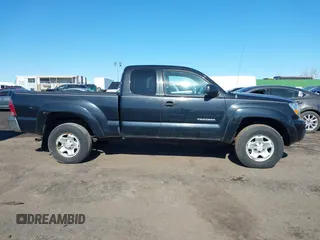 2006 Toyota Tacoma PreRunner z VIN 5TETU62N76Z314606, wystawiony jako IAAI lot #41647446 z przebiegiem 119 769 mil mil oraz . Historia ofert i sprzedaży dostępna na DreamBid. Obrazek 13.