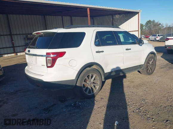 2014 Ford Explorer with VIN 1FM5K8B88EGB87547, listed as a IAAI auction lot 41285521 with 152,889 mi miles and . Bid and sale history available at carsss.com. Image 4.