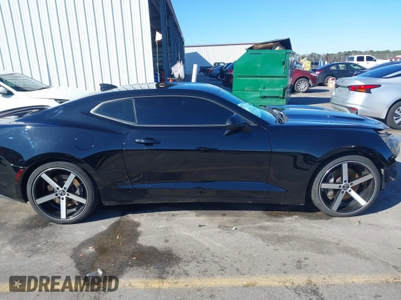 2018 Chevrolet Camaro 2SS with VIN 1G1FG1R70J0100573, listed as a IAAI auction lot 41708889 with 83,834 mi miles and . Bid and sale history available at DreamBid. Image 14.