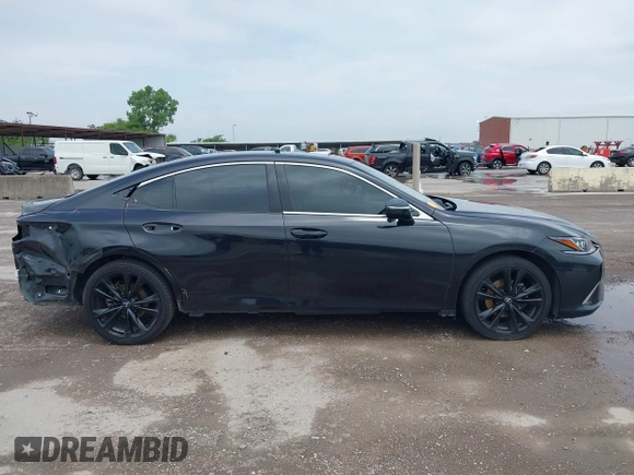 2022 Lexus ES 350 z VIN 58ADZ1B10NU124891, wystawiony jako IAAI lot #42422400 z przebiegiem 114 739 mil mil oraz . Historia ofert i sprzedaży dostępna na DreamBid. Obrazek 14.