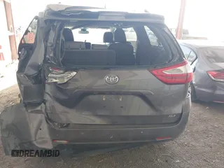 2019 Toyota Sienna XLE Auto Access Seat with VIN 5TDYZ3DC1KS986993, listed as a IAAI auction lot 40575042 with 73,581 mi miles. Bid and sale history available at carsss.com. Image 6.